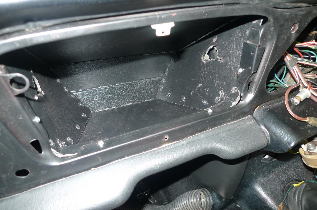 I cannot fit my glove box - General TR Technical - TR Register Forum