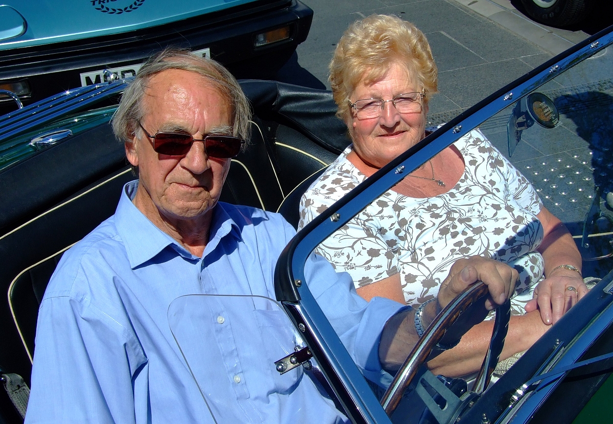 dave-and-margaret-out-in-their-tr2-with-coventry-group-1-1200x830.jpg?v20240716172803