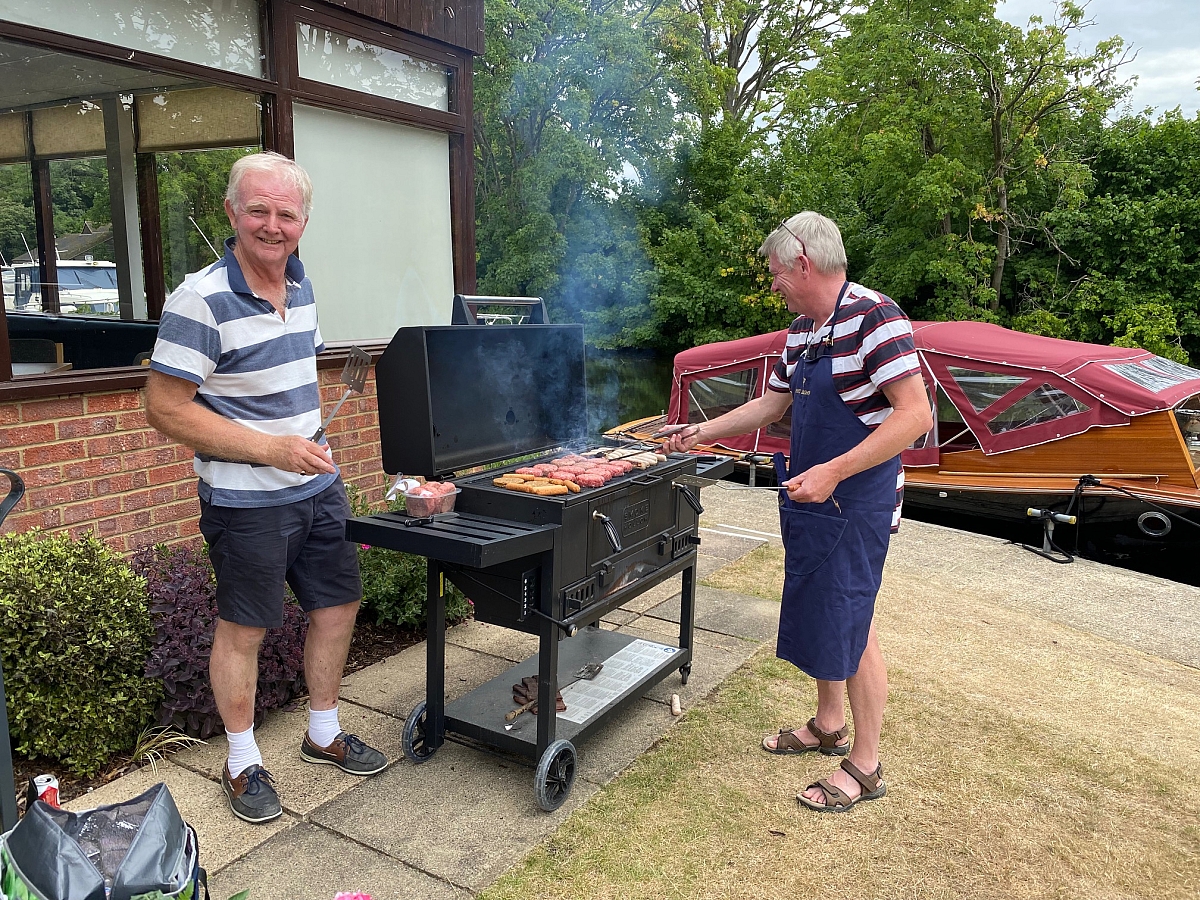mike-bbq-1200x900.jpg?v20250501135853