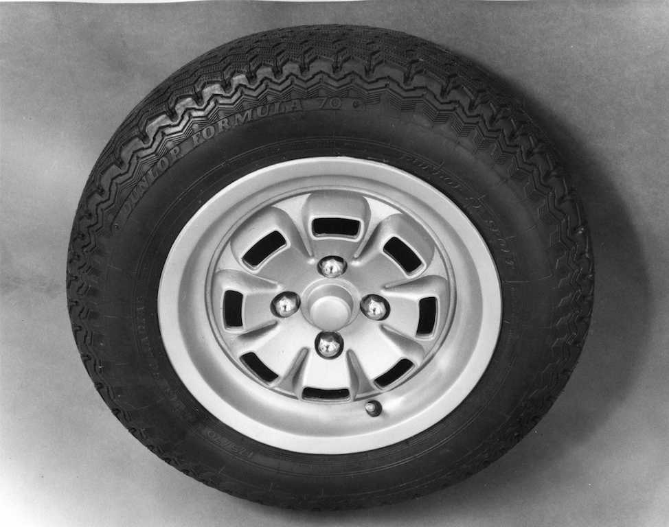 tr7-alloy-wheel-min-1.jpg?v20240716173133