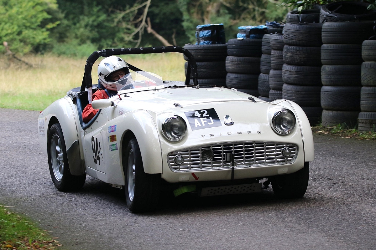 chris-smith-at-wiscombe-1200x799.jpg?v20240716172749