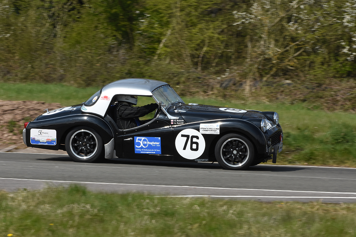 hamish-roscoe-complete-with-hard-top-rounding-molehill-chichane-1200x800.jpg?v20250501135850