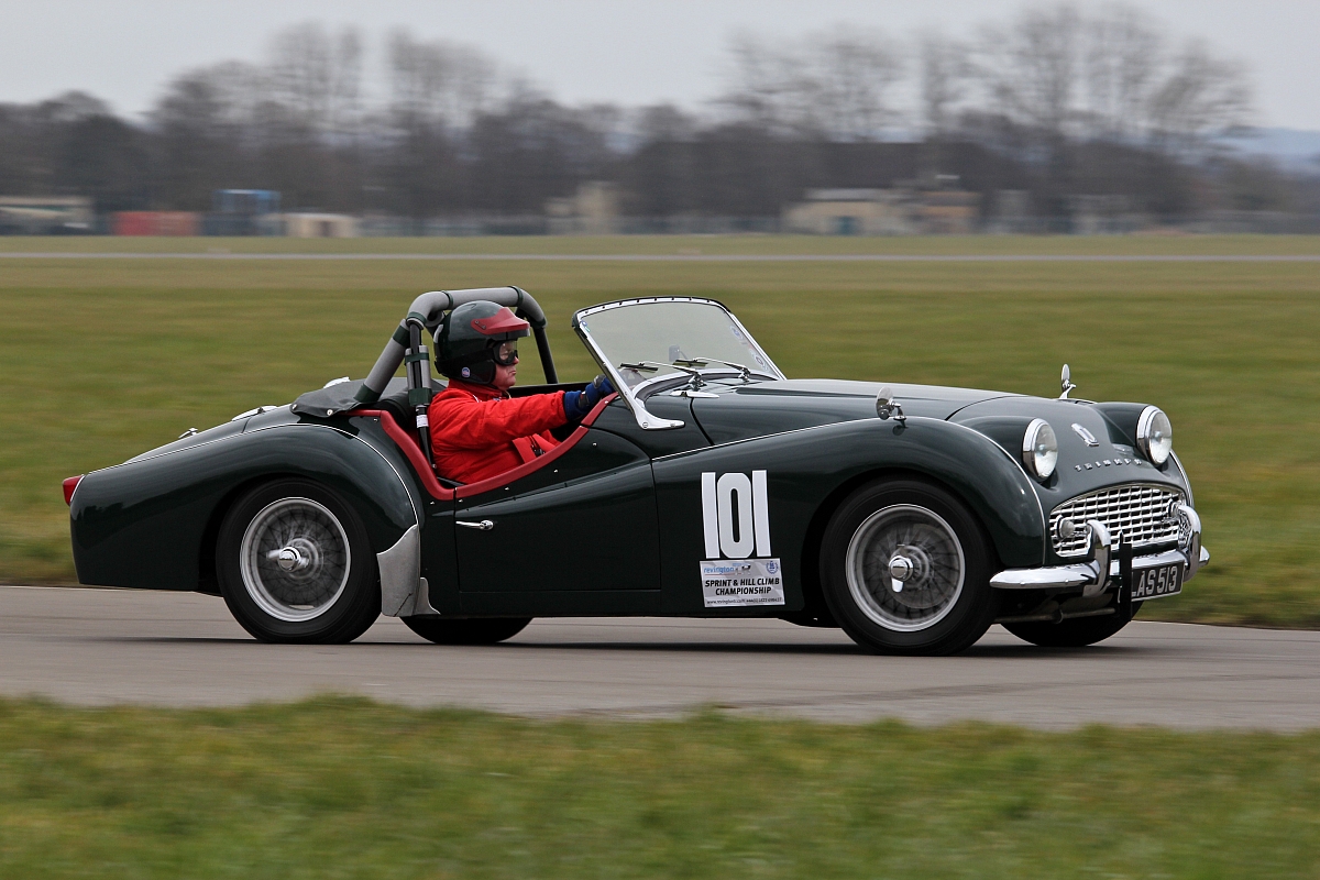 tom-purves-at-hullavington-1200x800.jpg?v20240716173121