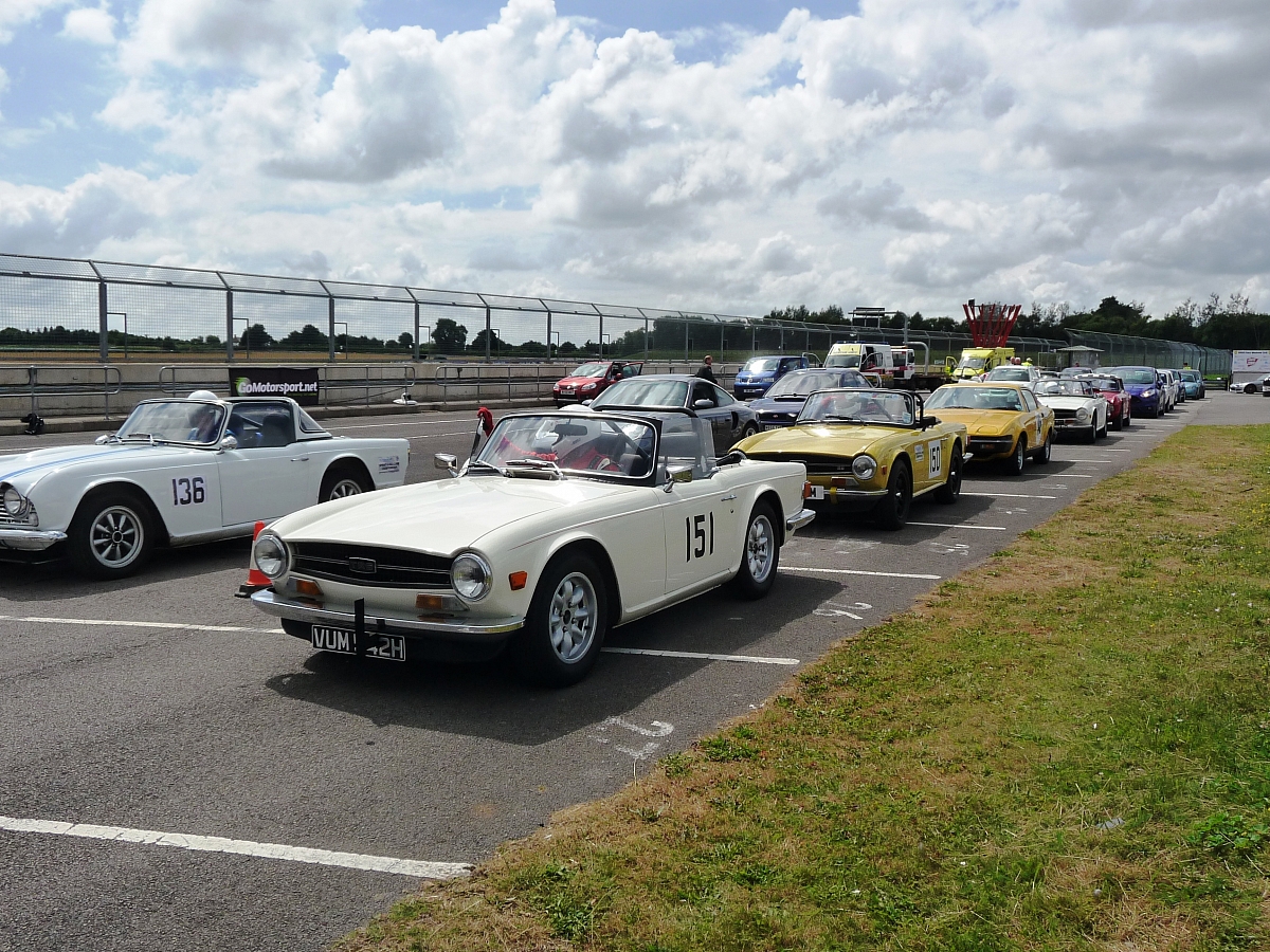 waiting-for-the-off-castle-combe-1200x900.jpg?v20240716173122